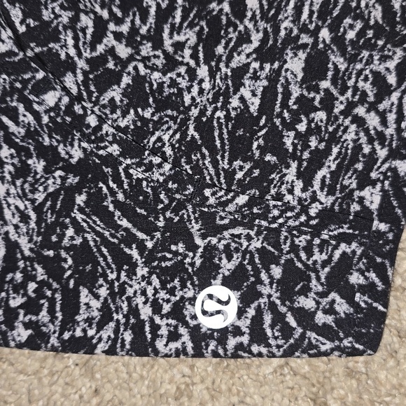 Lululemon Run Times Short Iced Wave White Black / Black Size 8 - Picture 6 of 7